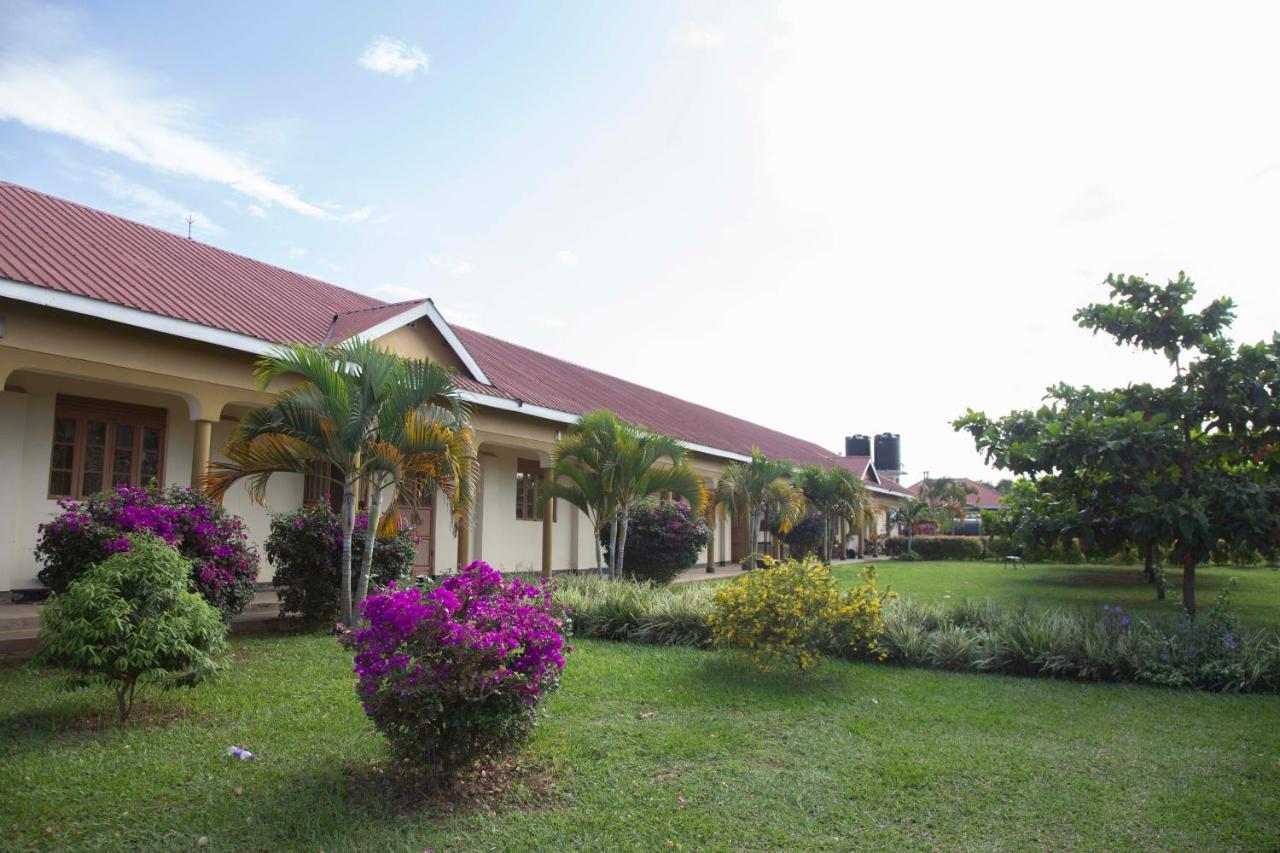 The Sparrow Hotels Soroti Extérieur photo